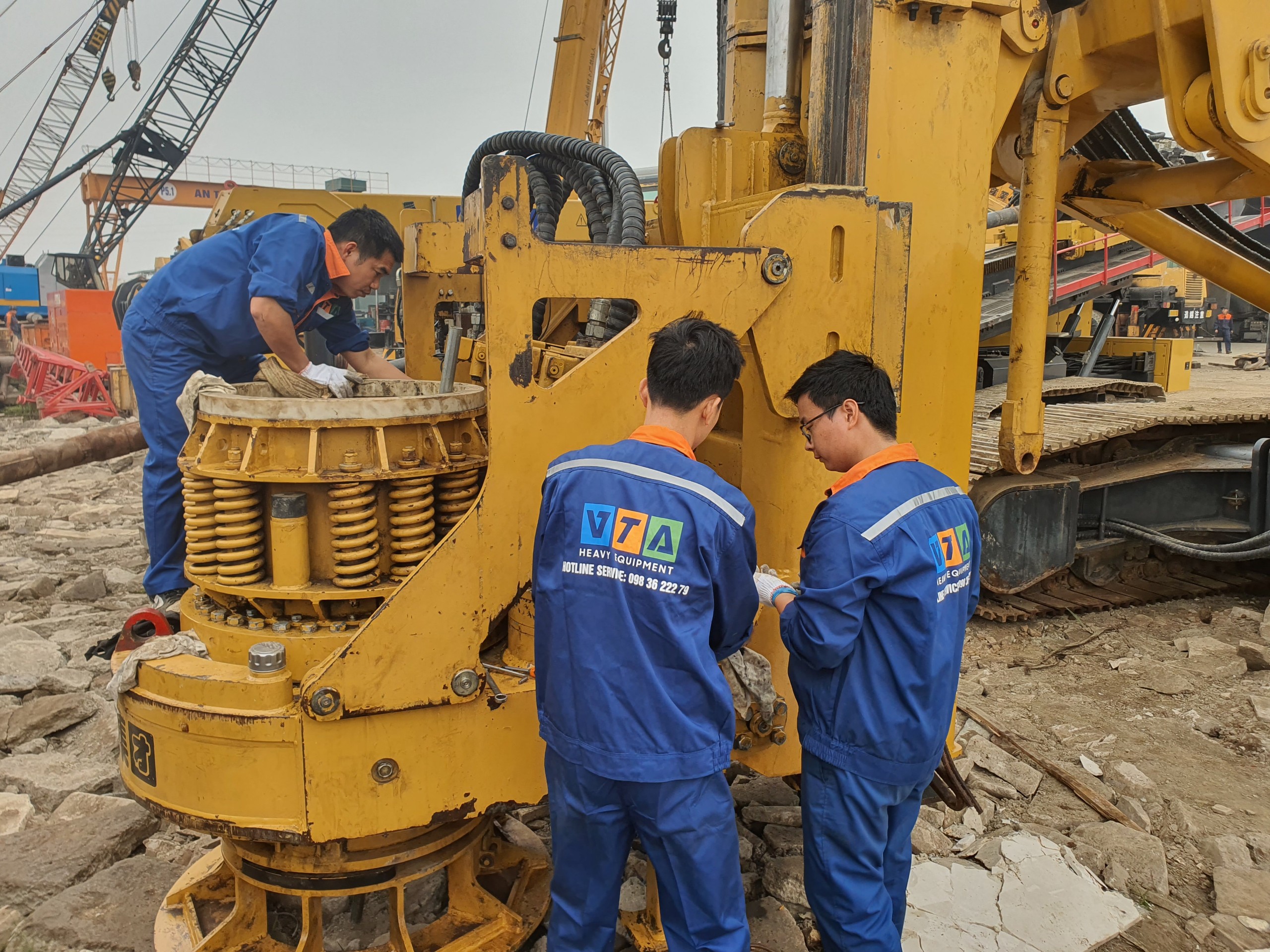 Bảo trì, bảo dưỡng, sửa chữa thiết bị trước khi bàn giao đến khách hàng